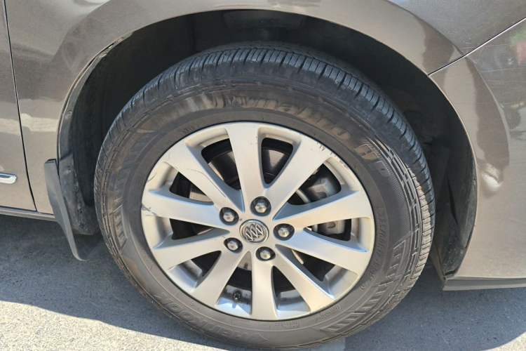 Used Buick GL8 2017 25S Prestige Version China V Standard Right Front Wheel Hub