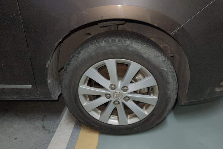 Used Buick GL8 2017 25S Luxury Version China V Standard Right Front Wheel Hub