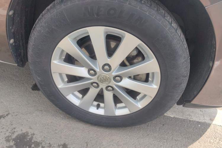 Used Buick GL8 2017 25S Prestige Version China V Standard Right Front Wheel Hub