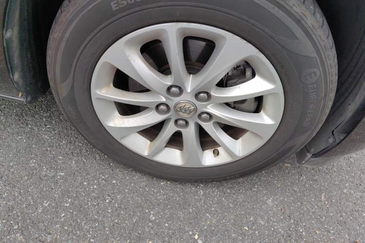 Used Buick GL8 2017 ES 28T Premium Version China V Standard Right Front Wheel Hub