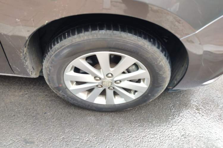 Used Buick GL8 2017 25S Comfort Version China V Standard Right Front Wheel Hub