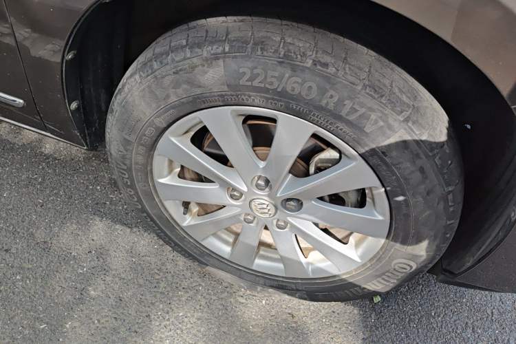 Used Buick GL8 2017 25S Luxury Version China V Standard Right Front Wheel Hub