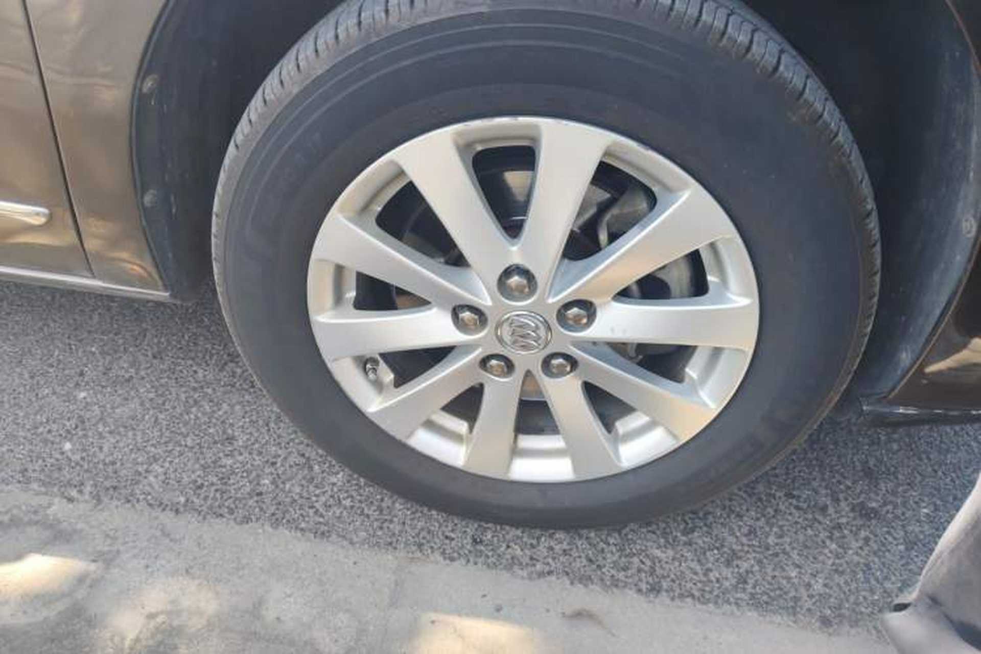 Used Buick GL8 2017 25S Prestige Version China V Standard Right Front Wheel Hub