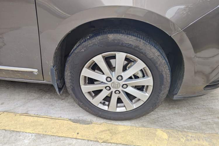 Used Buick GL8 2017 25S Luxury Version China V Standard Right Front Wheel Hub