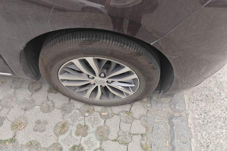 Used Buick GL8 2017 ES 28T Flagship Model China V Standard Right Front Wheel Hub