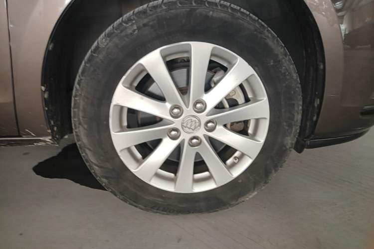 Used Buick GL8 2017 25S Comfort Version China V Standard Right Front Wheel Hub