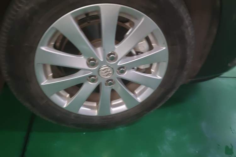 Used Buick GL8 2017 25S Comfort Version China V Standard Right Front Wheel Hub