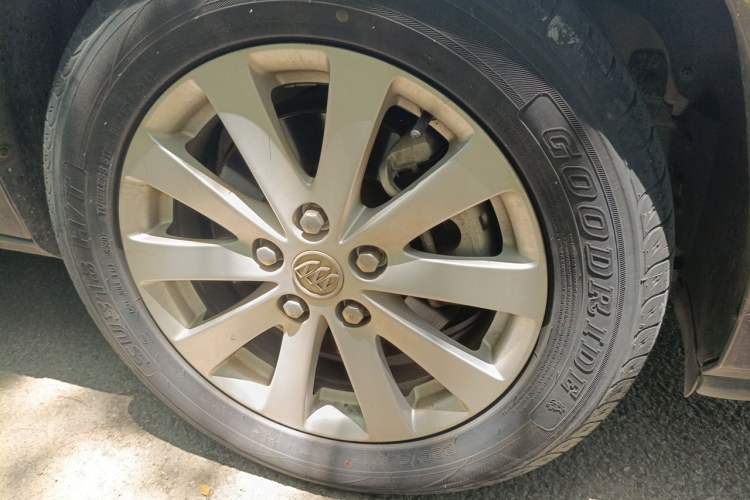 Used Buick GL8 2017 25S Luxury Version China V Standard Right Front Wheel Hub