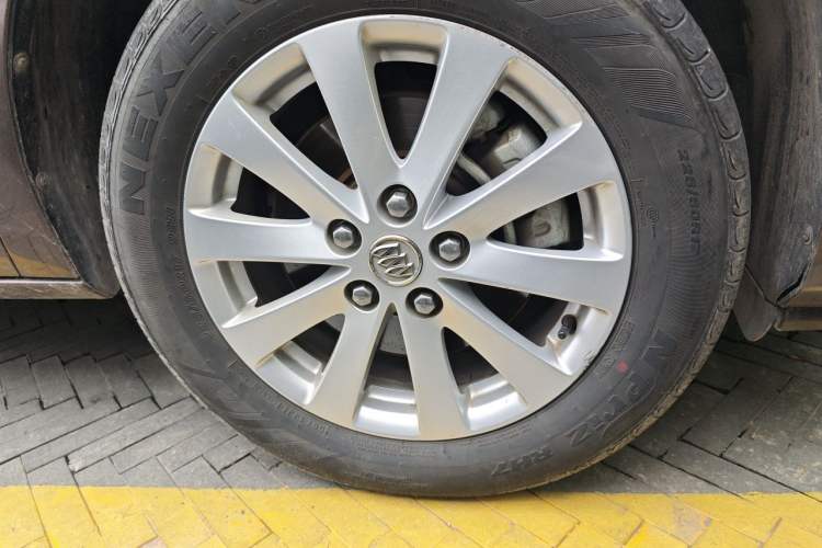 Used Buick GL8 2017 25S Comfort Version China V Standard Right Front Wheel Hub