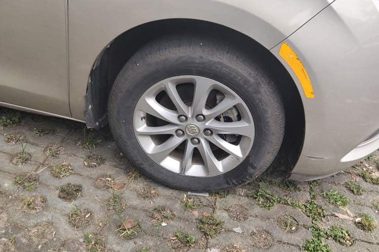 Used Buick GL8 2017 ES 28T Comfort Model China V Standard Right Front Wheel Hub