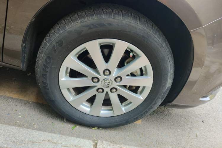 Used Buick GL8 2017 25S Luxury Version China V Standard Right Front Wheel Hub