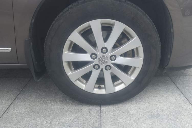 Used Buick GL8 2017 25S Luxury Version China V Standard Right Front Wheel Hub