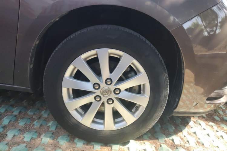 Used Buick GL8 2017 25S Comfort Version China V Standard Right Front Wheel Hub