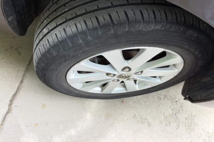 Used Buick GL8 2017 25S Comfort Version China V Standard Right Front Wheel Hub