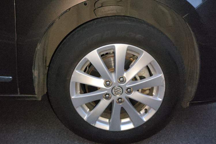Used Buick GL8 2017 25S Prestige Version China V Standard Right Front Wheel Hub