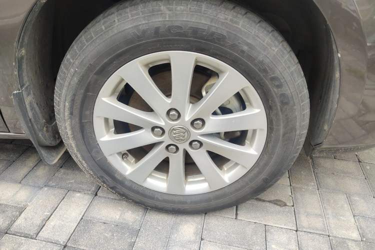 Used Buick GL8 2017 25S Luxury Version China V Standard Right Front Wheel Hub