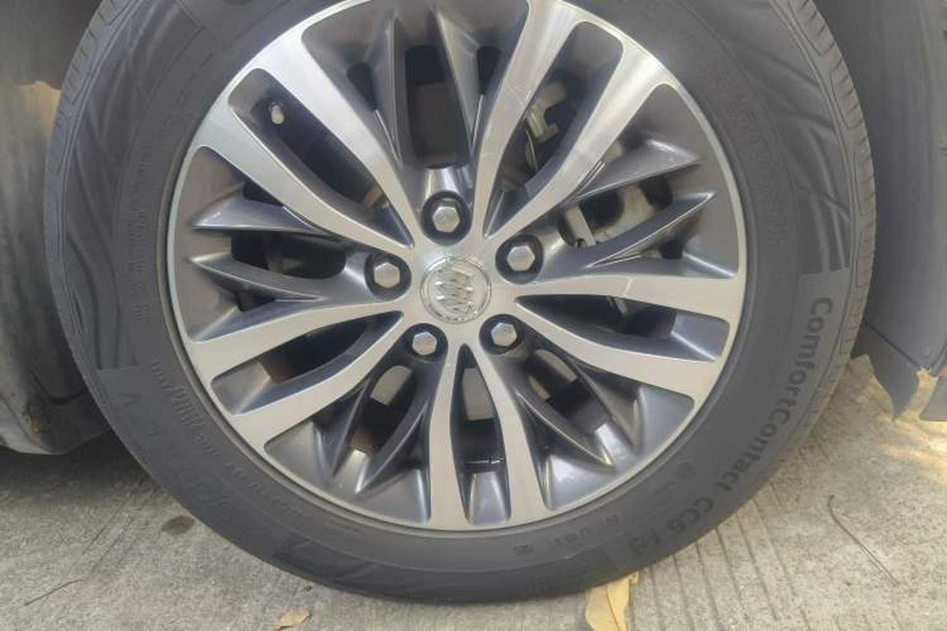 Used Buick GL8 2017 ES 28T Flagship Model China V Standard Right Front Wheel Hub