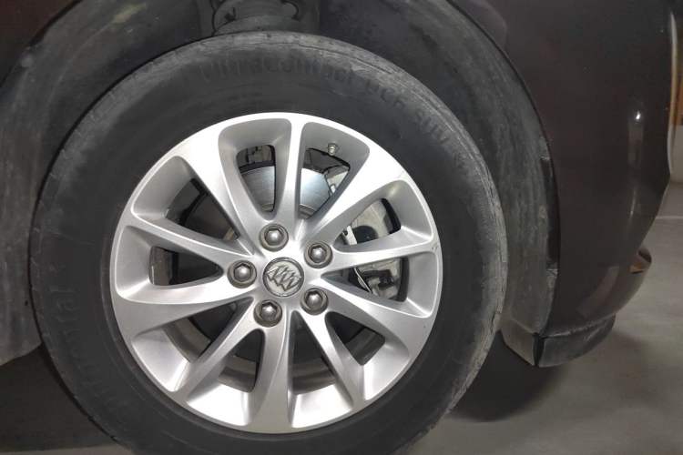 Used Buick GL8 2017 ES 28T Premium Version China V Standard Right Front Wheel Hub