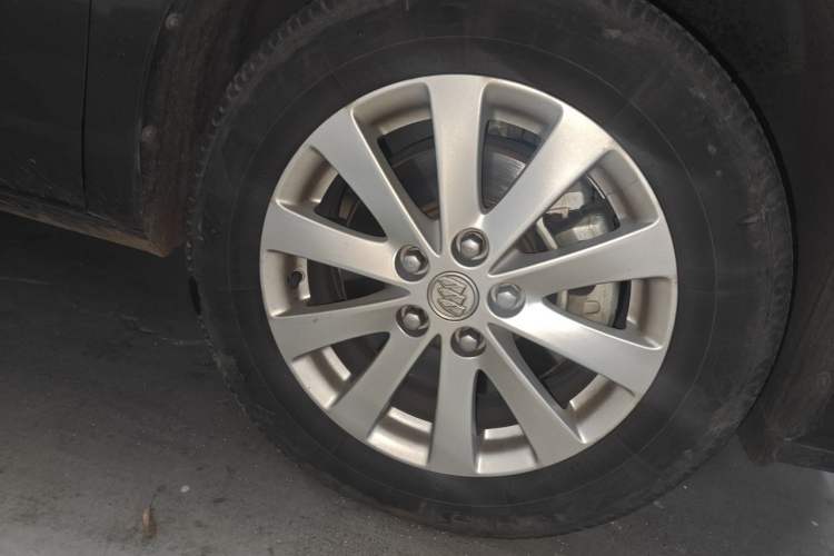 Used Buick GL8 2017 25S Comfort Version China V Standard Right Front Wheel Hub