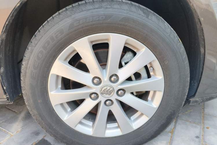 Used Buick GL8 2017 25S Luxury Version China V Standard Right Front Wheel Hub
