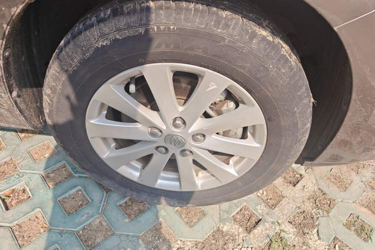Used Buick GL8 2017 25S Luxury Version China V Standard Right Front Wheel Hub