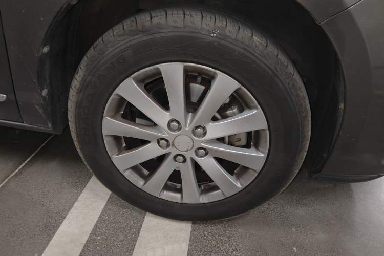 Used Buick GL8 2017 25S Luxury Version China V Standard Right Front Wheel Hub