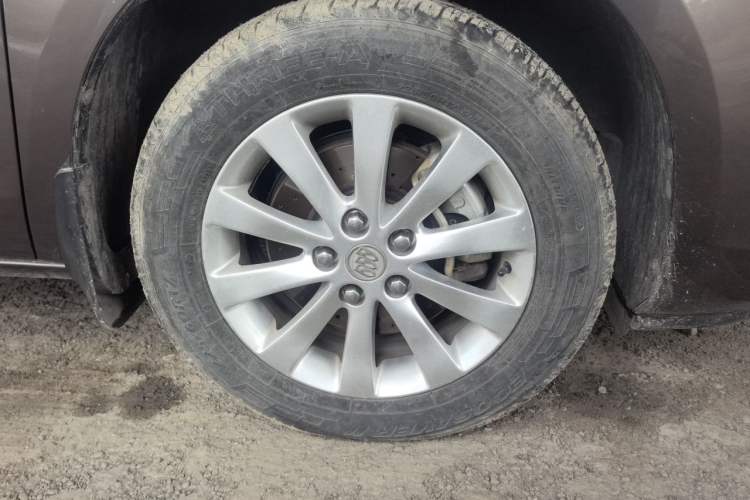 Used Buick GL8 2017 25S Comfort Version China V Standard Right Front Wheel Hub