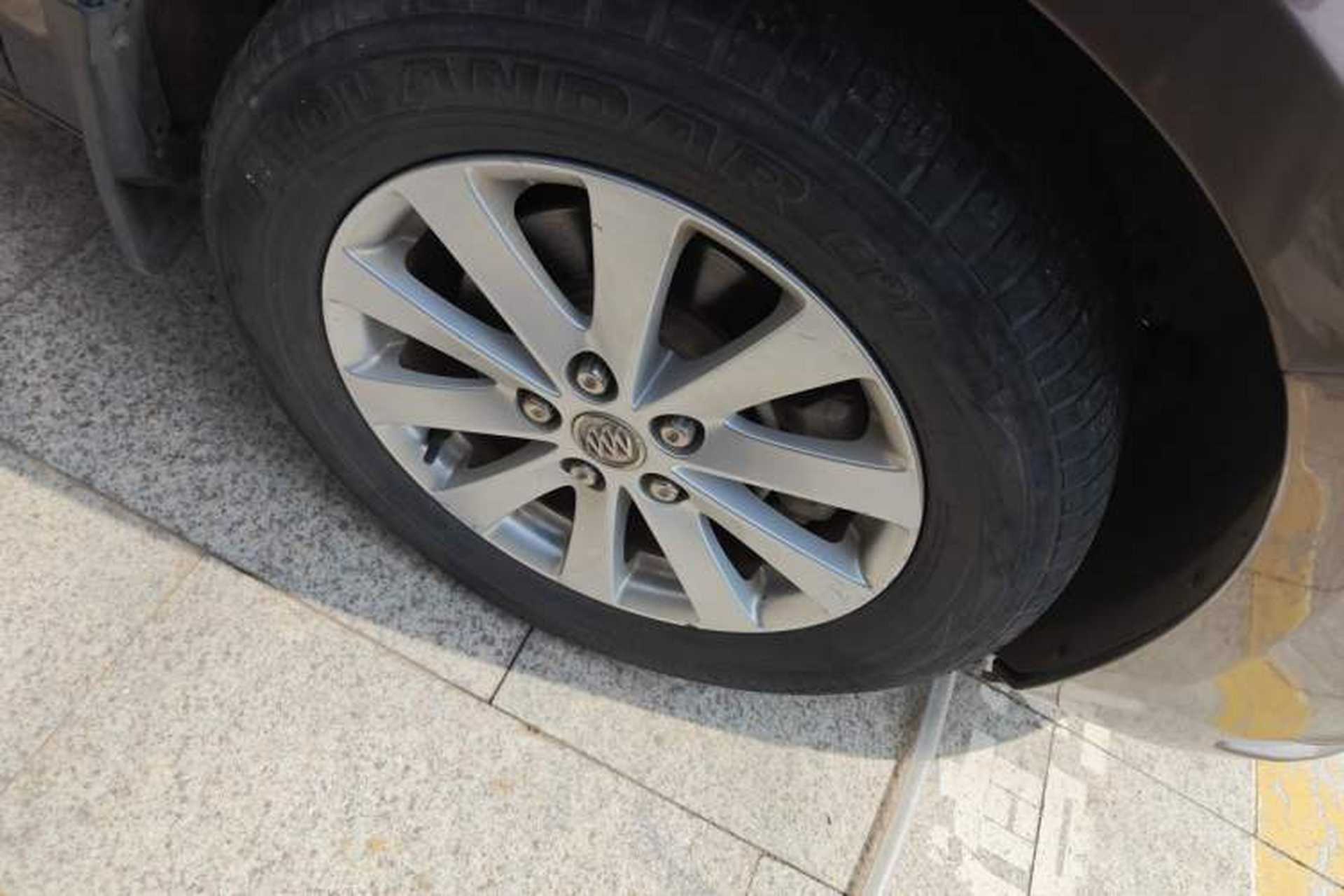 Used Buick GL8 2017 25S Luxury Version China V Standard Right Front Wheel Hub