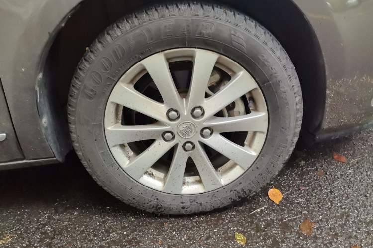 Used Buick GL8 2017 25S Luxury Version China V Standard Right Front Wheel Hub