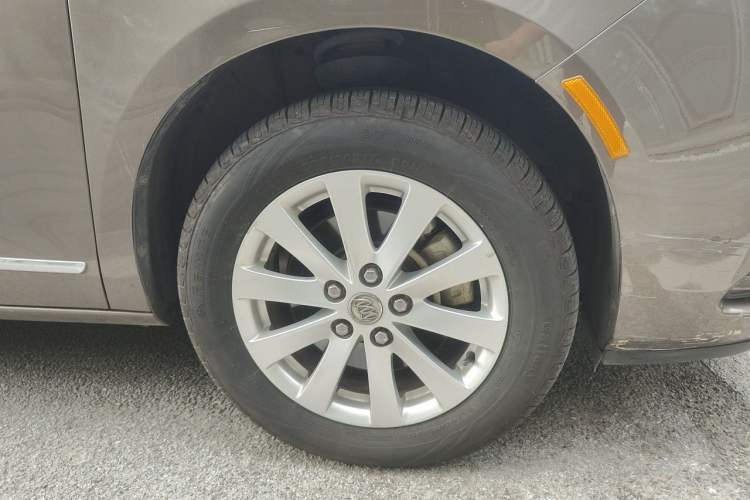 Used Buick GL8 2017 25S Luxury Version China V Standard Right Front Wheel Hub