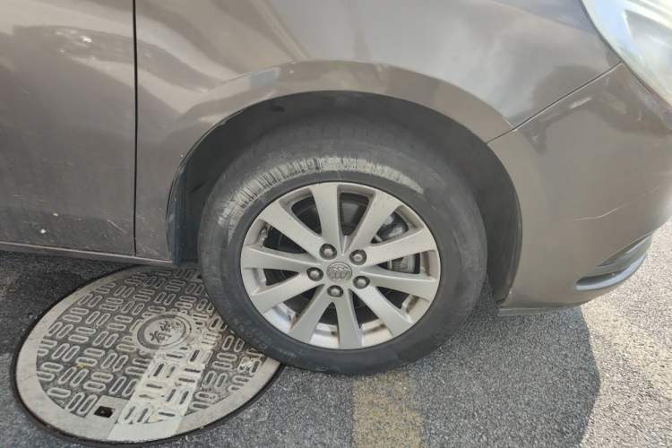 Used Buick GL8 2017 25S Comfort Version China V Standard Right Front Wheel Hub