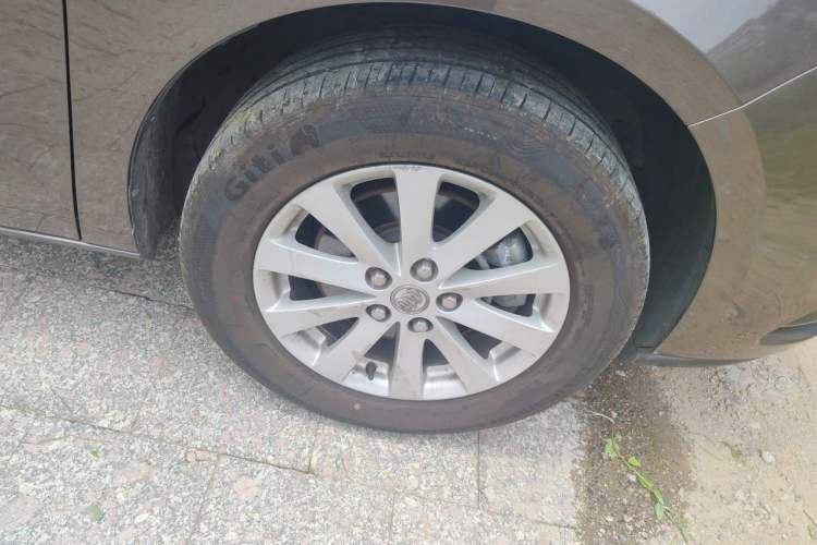 Used Buick GL8 2017 25S Comfort Version China V Standard Right Front Wheel Hub