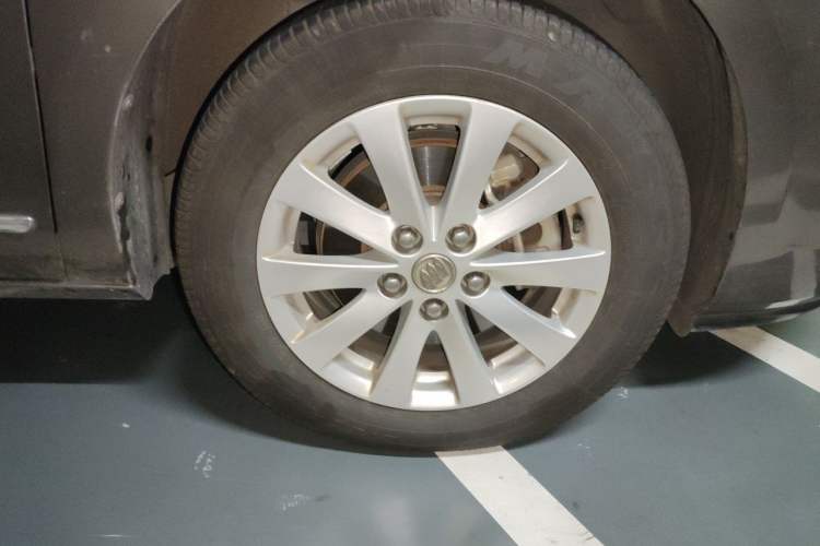 Used Buick GL8 2017 25S Prestige Version China V Standard Right Front Wheel Hub
