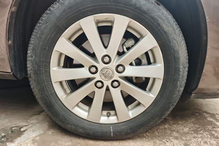 Used Buick GL8 2017 25S Comfort Version China V Standard Right Front Wheel Hub