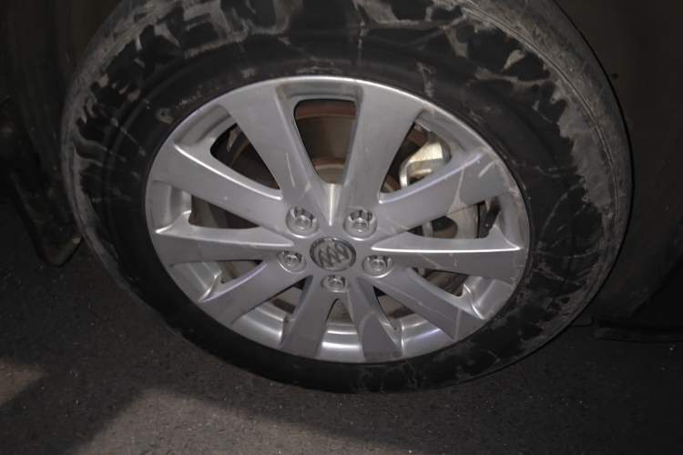Used Buick GL8 2017 25S Luxury Version China V Standard Right Front Wheel Hub