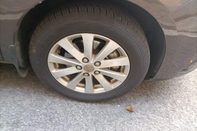 Used Buick GL8 2017 25S Luxury Version China V Standard Right Front Wheel Hub
