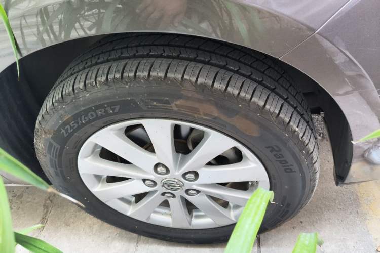 Used Buick GL8 2017 25S Comfort Version China V Standard Right Front Wheel Hub