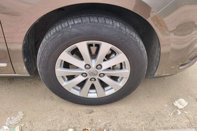 Used Buick GL8 2017 25S Luxury Version China V Standard Right Front Wheel Hub