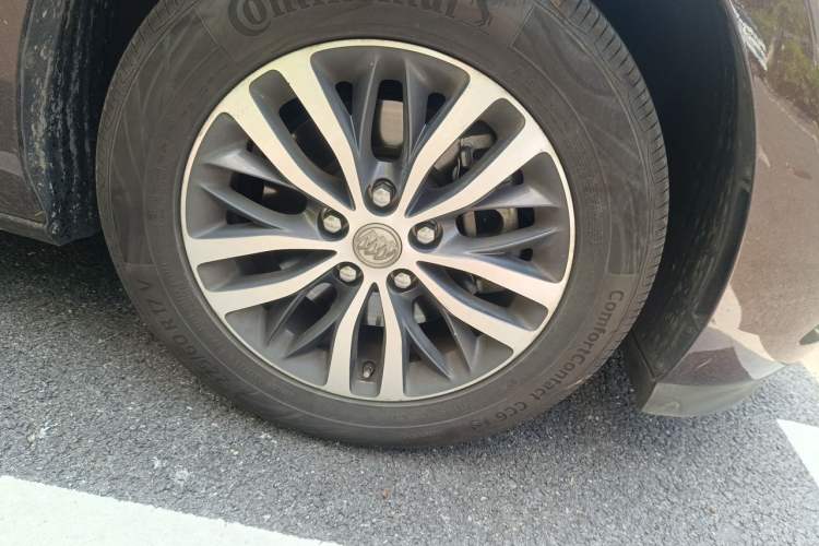 Used Buick GL8 2017 ES 28T Luxury Model China V Standard Right Front Wheel Hub