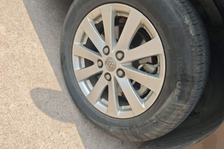 Used Buick GL8 2017 25S Luxury Version China V Standard Right Front Wheel Hub