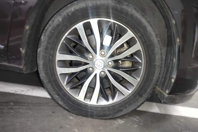 Used Buick GL8 2017 ES 28T Flagship Model China V Standard Right Front Wheel Hub