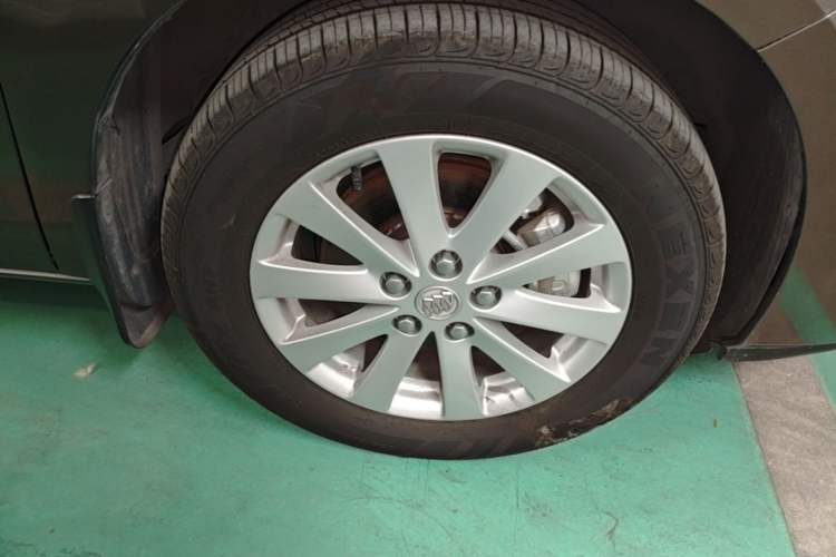 Used Buick GL8 2017 25S Comfort Version China V Standard Right Front Wheel Hub