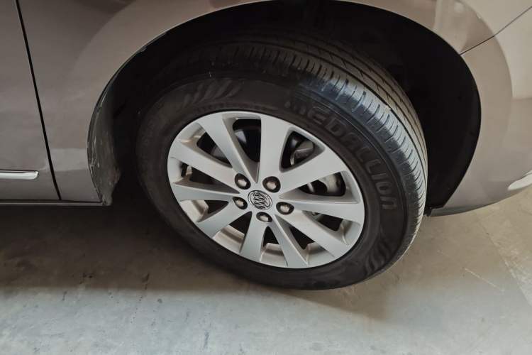 Used Buick GL8 2017 25S Prestige Version China V Standard Right Front Wheel Hub
