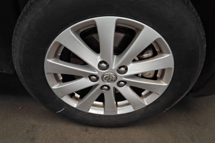 Used Buick GL8 2017 25S Luxury Version China V Standard Right Front Wheel Hub