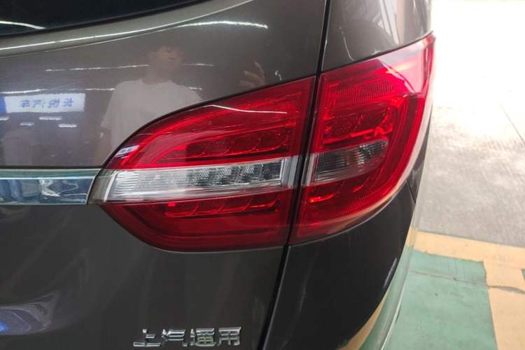 Used Buick GL8 2017 25S Luxury Version China V Standard Right Rear Taillight