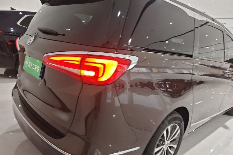 Used Buick GL8 2017 ES 28T Flagship Model China V Standard Right Rear Taillight