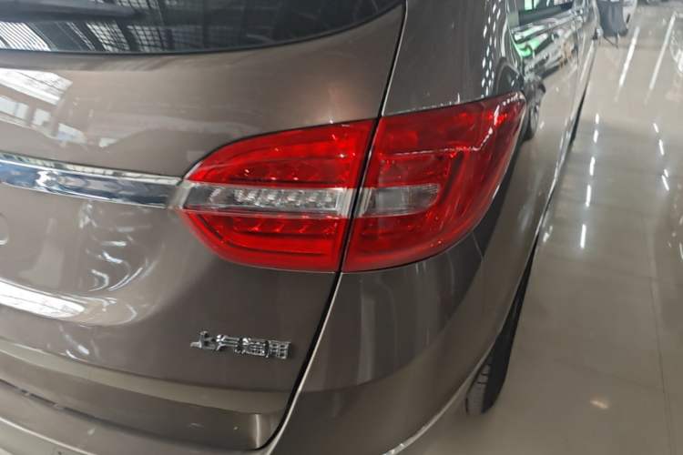 Used Buick GL8 2017 25S Luxury Version China V Standard Right Rear Taillight