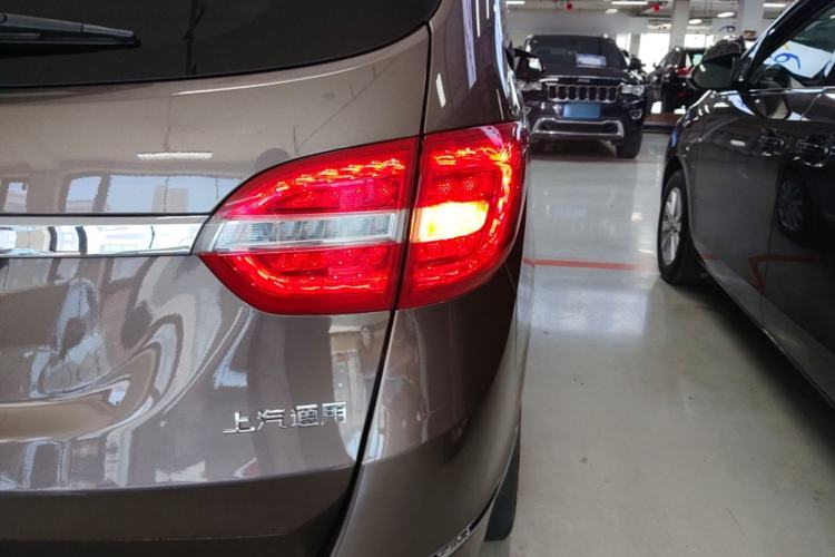 Used Buick GL8 2017 25S Prestige Version China V Standard Right Rear Taillight