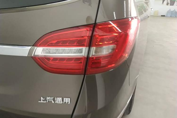 Used Buick GL8 2017 25S Prestige Version China V Standard Right Rear Taillight