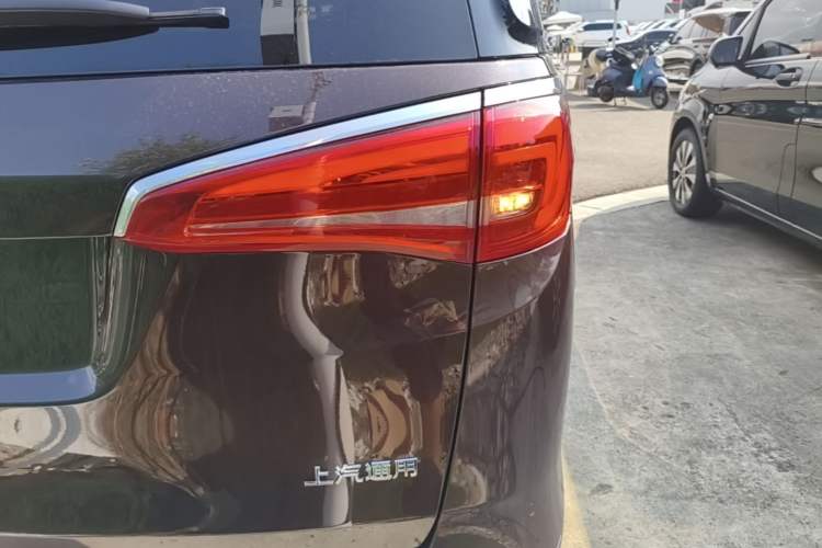 Used Buick GL8 2017 ES 28T Luxury Model China V Standard Right Rear Taillight